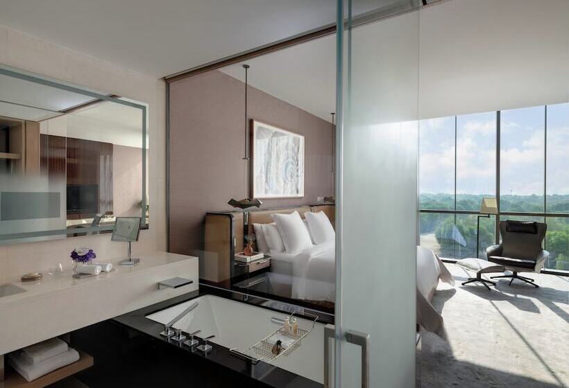 带双人床的标准工作室, Four Seasons Hotel Dubai International Financial Centre
