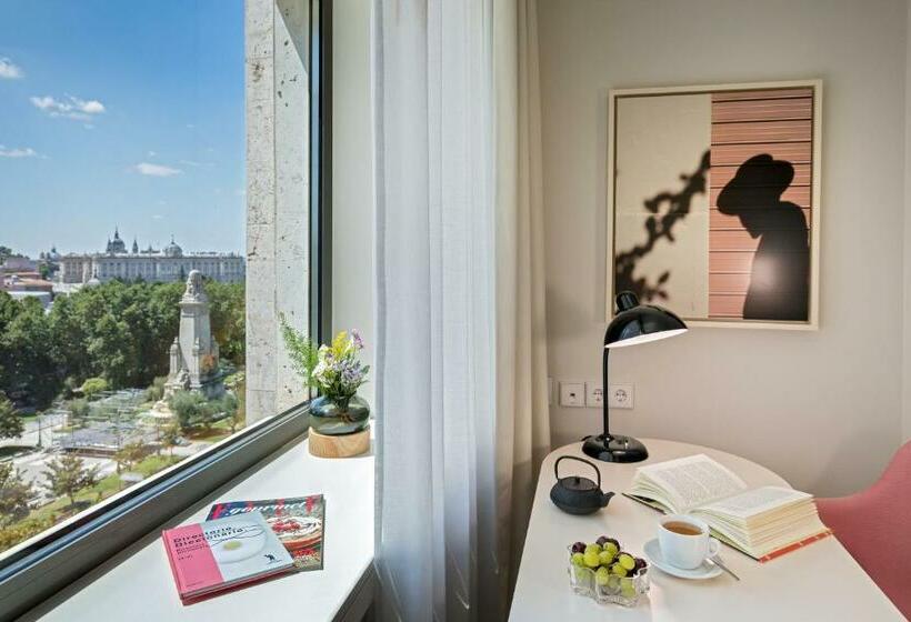 اتاق لوکس با چشم‌انداز شهر, Barcelo Torre De Madrid