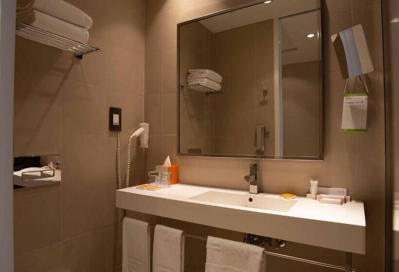 سوییت, Centro Capital Doha By Rotana