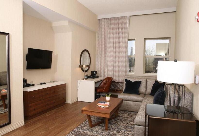 Suite med Balkon, Indigo Naperville Riverwalk, An Ihg