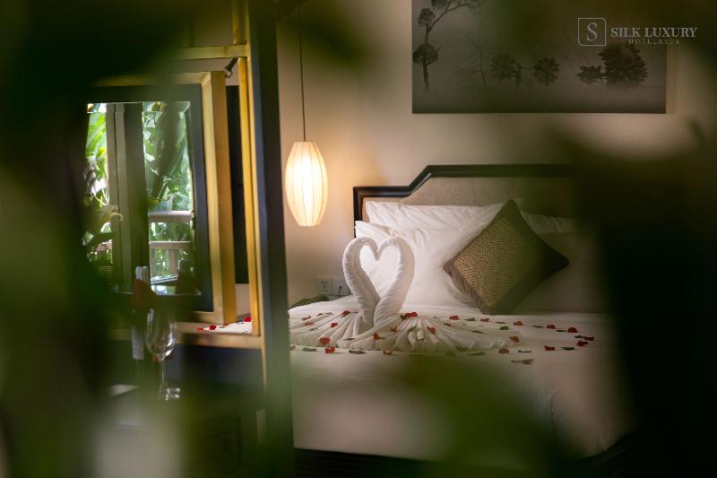 带花园景观和一个卧室的别墅, Silkotel Hoi An