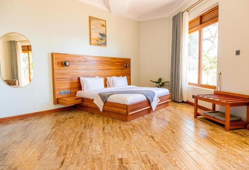 سوییت اجرایی, Sundiata Beach Resort