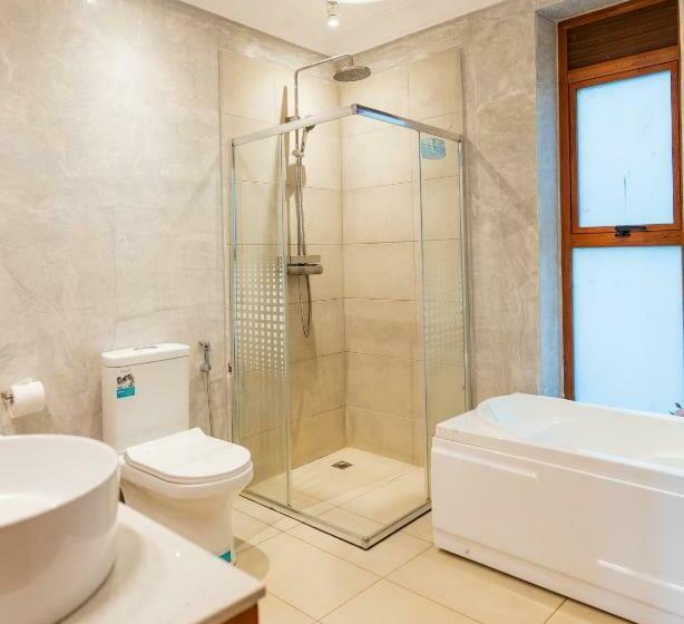 اتاق اجرایی سه نفره, Sundiata Beach Resort