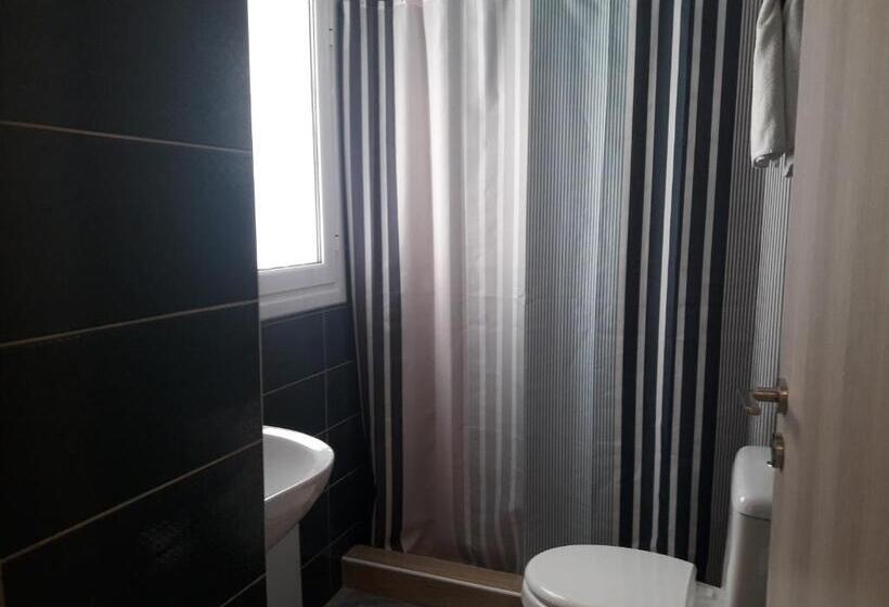 Номер Стандарт, Achillion Hotel Piraeus
