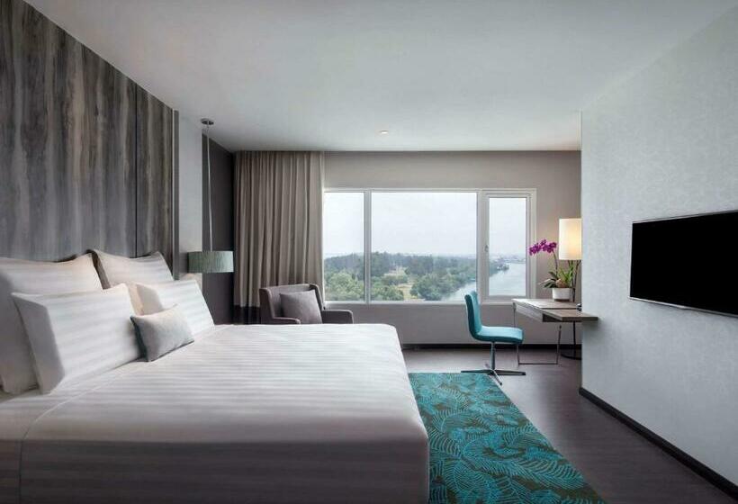 스탠다드 룸 킹사이즈 침대, Pullman Miri Waterfront