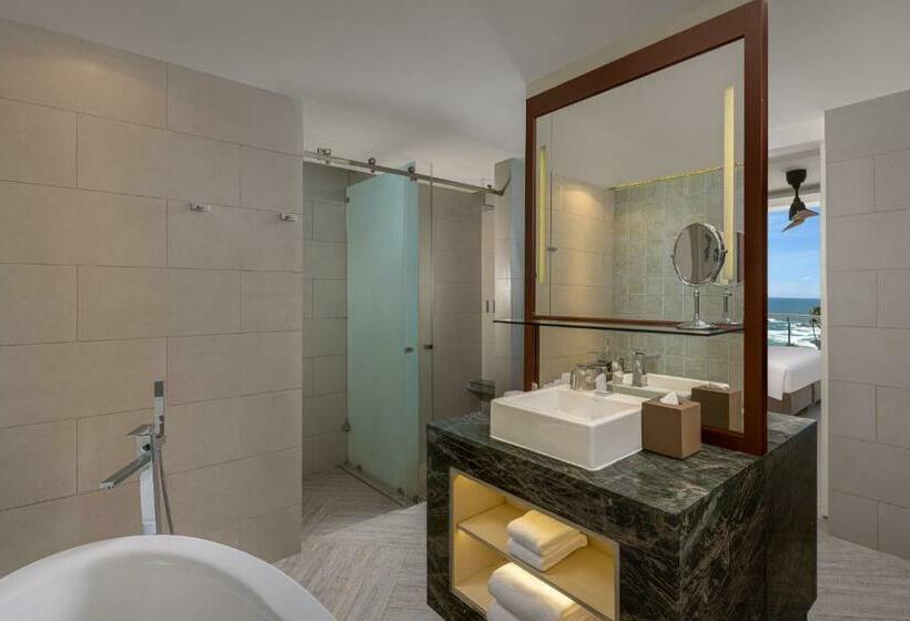 Люкс Вид на Море, Radisson Blu Resort Galle