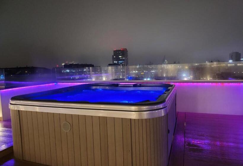 سوئیت با تخت بزرگ, Terrace Suites Iasi