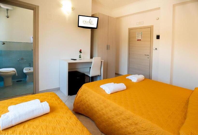 اتاق استاندارد سه نفره, Solaris Paestum
