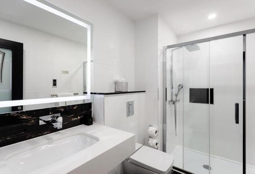 Номер Клуб, Montcalm Royal London House, London City