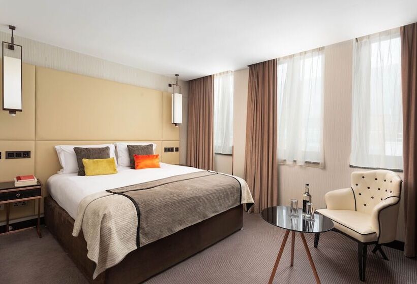 Номер Клуб, Montcalm Royal London House, London City