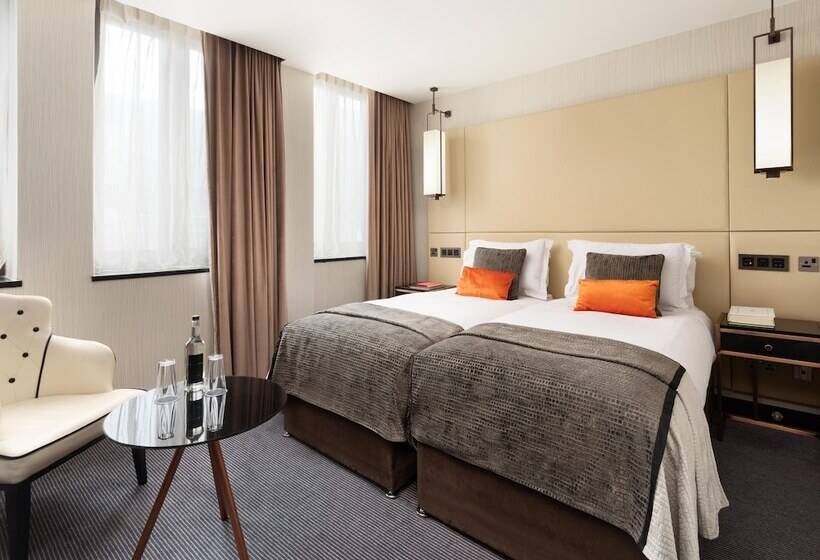 Номер Клуб, Montcalm Royal London House, London City