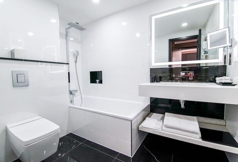 Family Suite, Montcalm Royal London House, London City