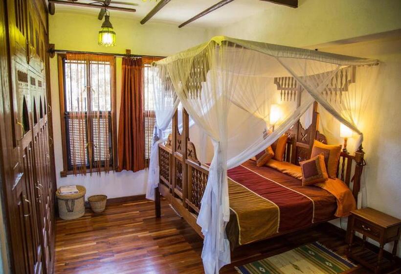 Deluxe Suite, The King Post
