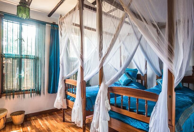 3 Bedroom Apartment, The King Post