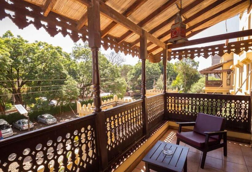 3 Bedroom Suite, The King Post