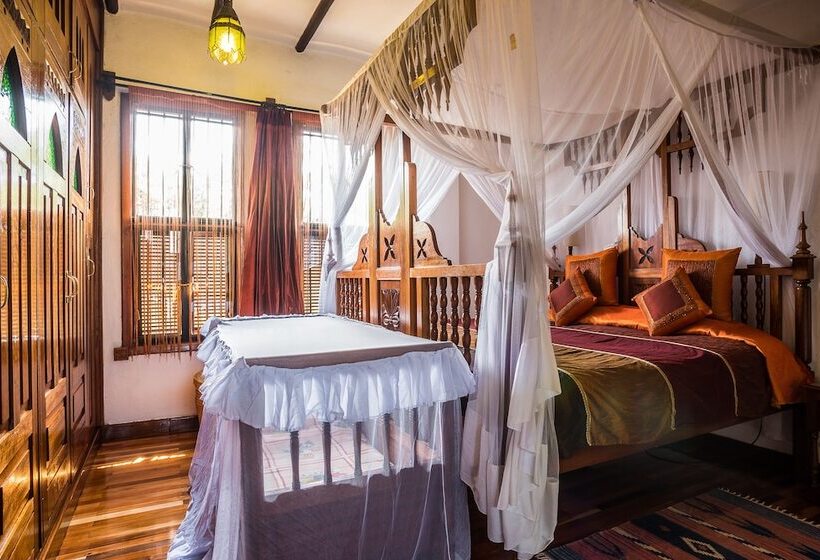 2 Bedroom Apartment, The King Post