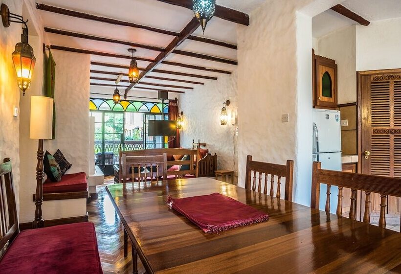 2 Bedroom Apartment, The King Post