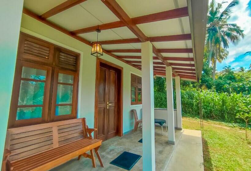Шале 1 Спальня, Peacock Village Pinnawala