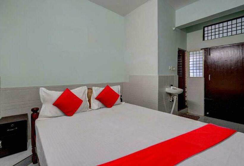 Трехместный Номер Классика, Oyo Flagship Sri Sai Lodge