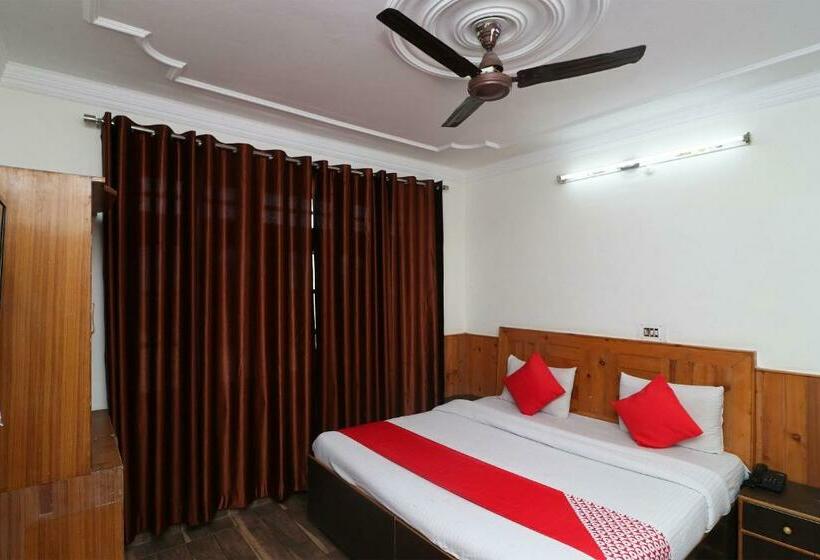 트리플 클래식 룸, Oyo Flagship Hotel Aakarsh