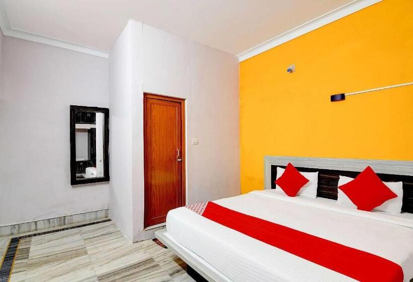 اتاق کلاسیک سه تخته, O Pramod Residency