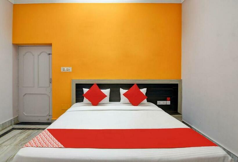 اتاق کلاسیک سه تخته, O Pramod Residency