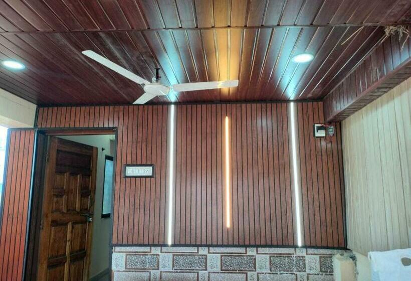 Трехместный Номер Классика, Spot On Hotel Pm
