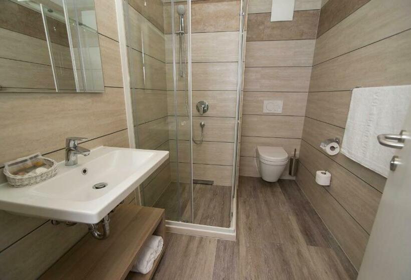 اتاق استاندارد با چشم‌انداز دریا, Hostel Sol