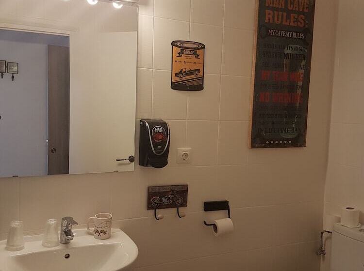 اتاق خانوادگی, Barri Antic Hostel & Pub