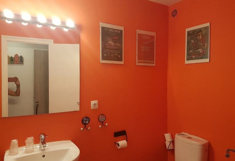 اتاق استاندارد چهار تخته, Barri Antic Hostel & Pub