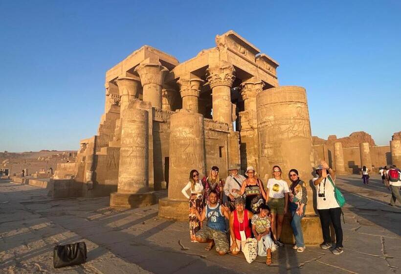 اتاق خانوادگی با سرویس بهداشتی مشترک, Meramees