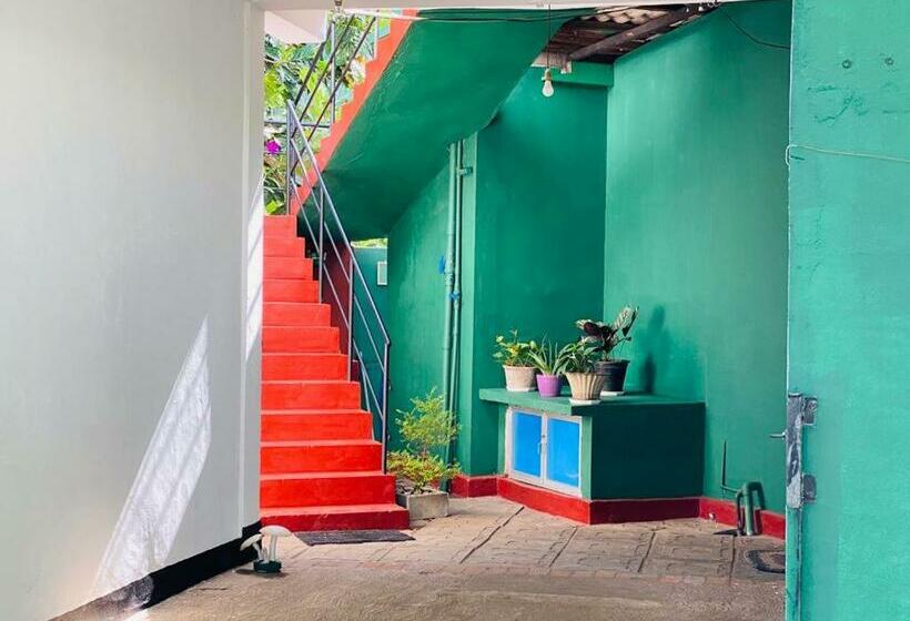 Apartamento 1 Dormitório com Sacada, Antonio Transit Katunayake