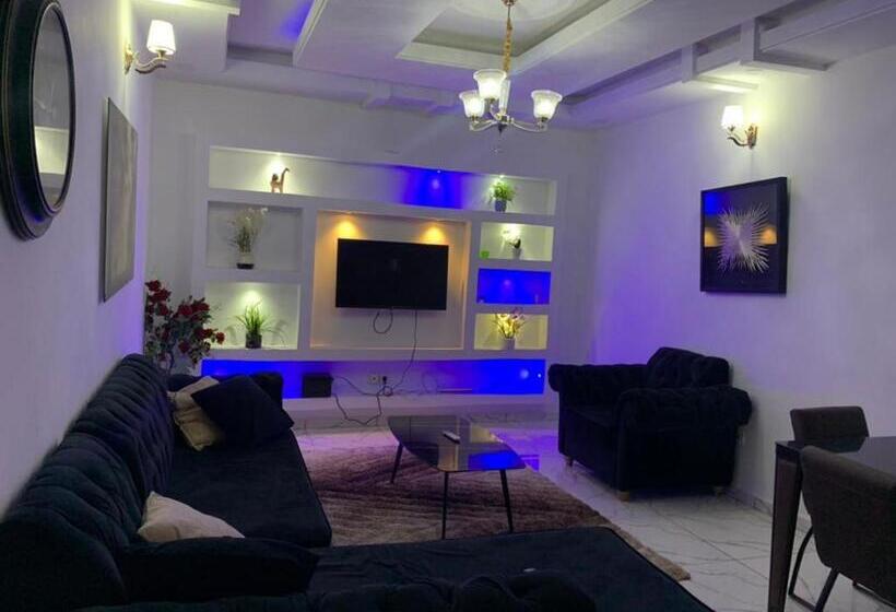 آپارتمان 1 خوابه با چشم‌انداز استخر, Deluxe Mansion