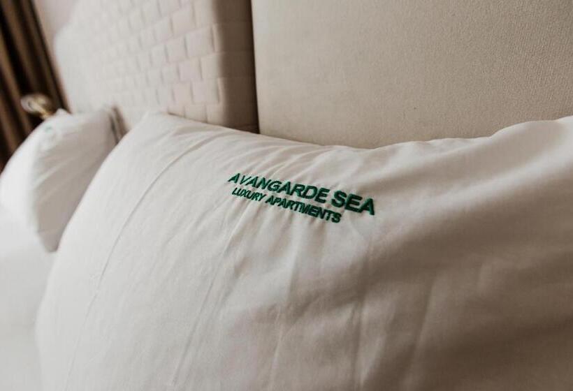 اتاق لوکس با بالکن و چشم‌انداز دریا, Avangarde Sea Luxury Apartments