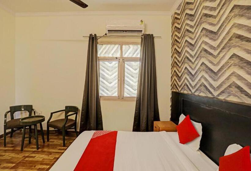 Трехместный Номер Классика, Oyo Flagship Hotel Jagdambey Residency