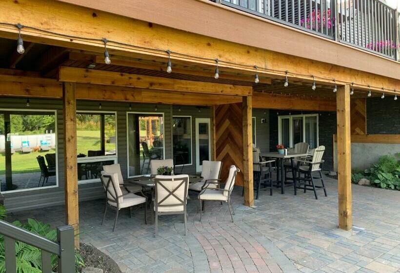 Студия Deluxe, Dragonfly Inn Walkout Suites
