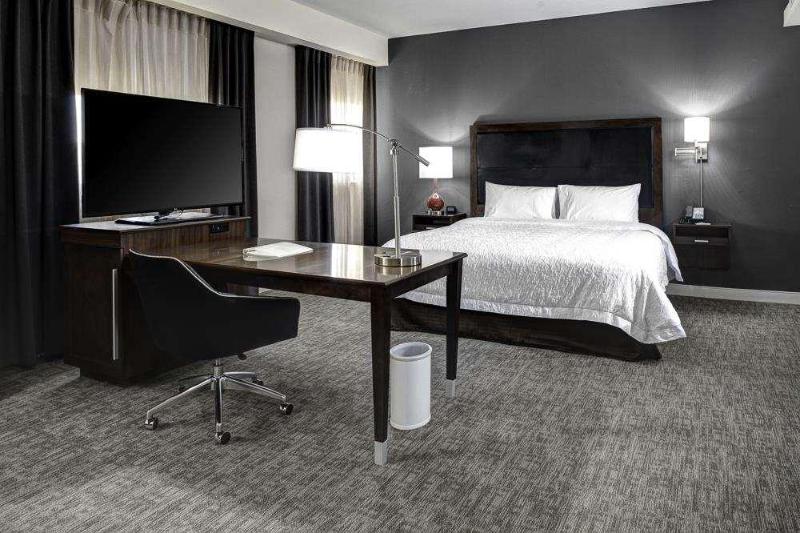스탠다드 스튜디오 킹침대, Hampton Inn & Suites Richmond  Downtown