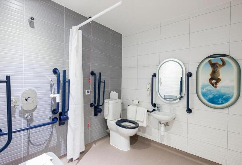 家庭间, Ibis Styles London Heathrow Airport