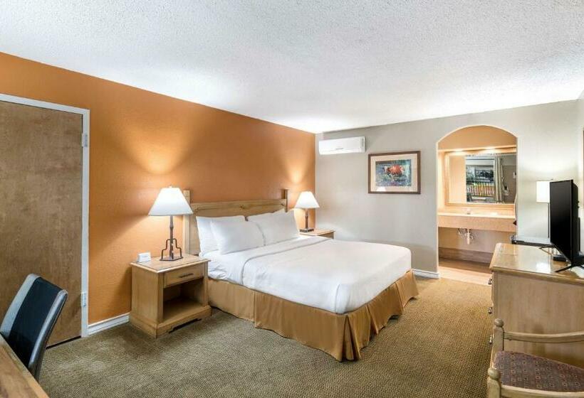 Стандартный Номер Кровать Кинг, Pearl On The Concho Surestay Collection By Best Western