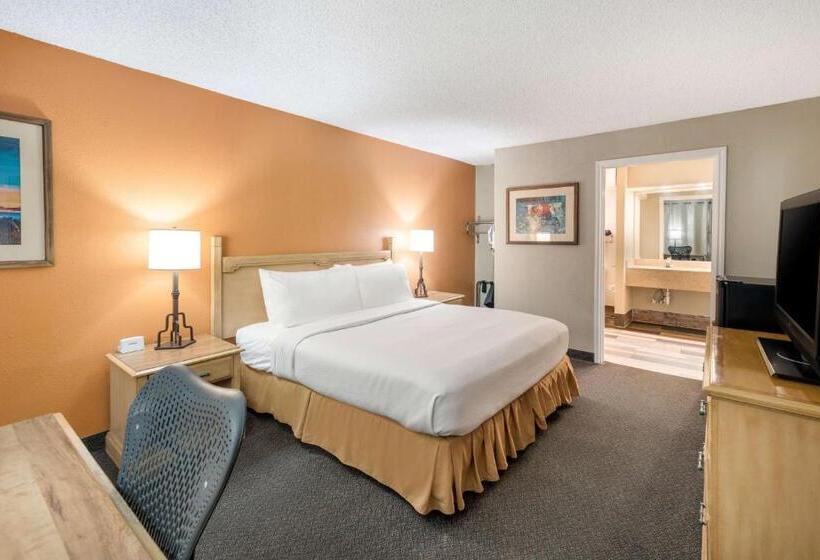 Люкс Адаптированный для Инвалидов, Pearl On The Concho Surestay Collection By Best Western