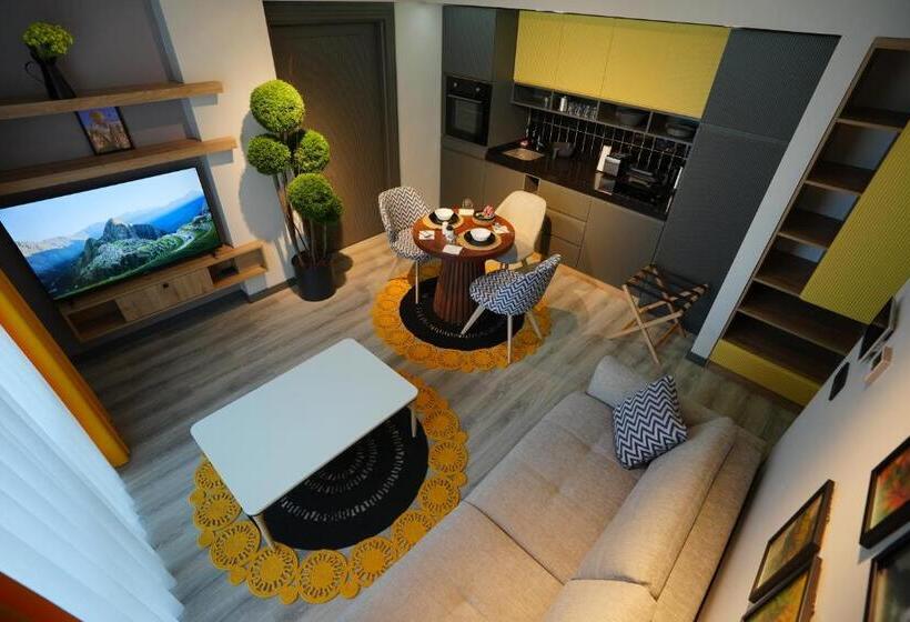 家庭套房, Dream House 22