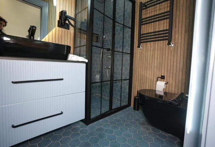 标准工作室, Dream House 22