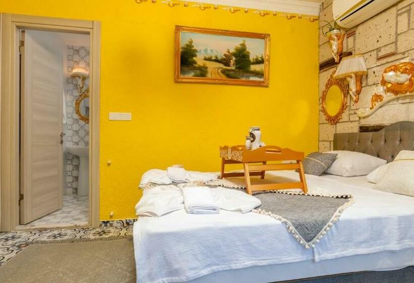 Quarto Deluxe, Lamur