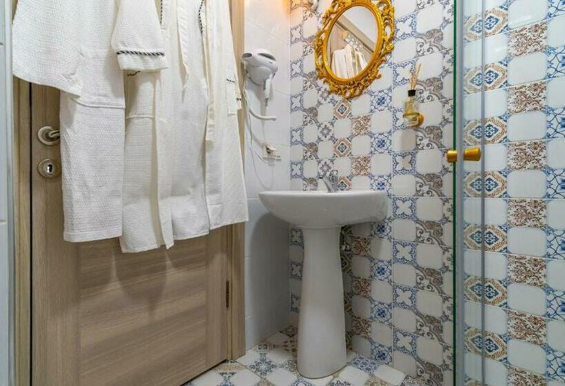 Quarto Estandar com Terraço, Lamur