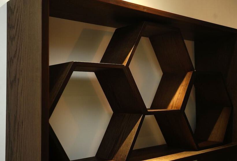 Номер Стандарт, The Honeycomb Boutique