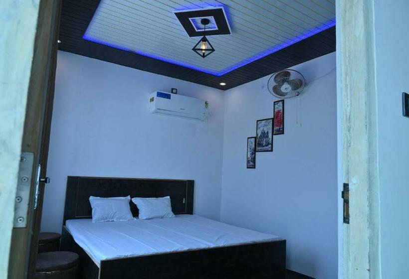 Номер Deluxe с Балконом, Privyrooms