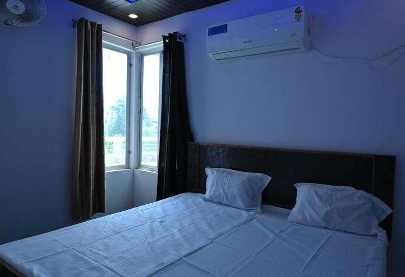 Номер Deluxe с Балконом, Privyrooms