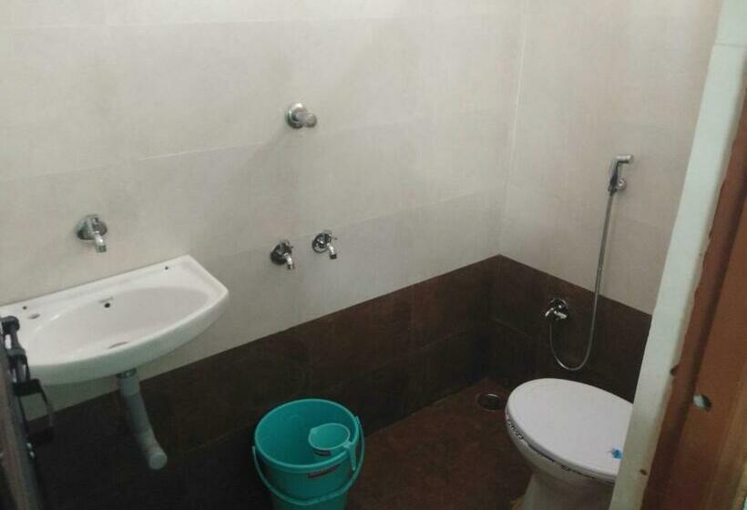 اتاق کلاسیک سه تخته, Spot On Hotel Blue Sky