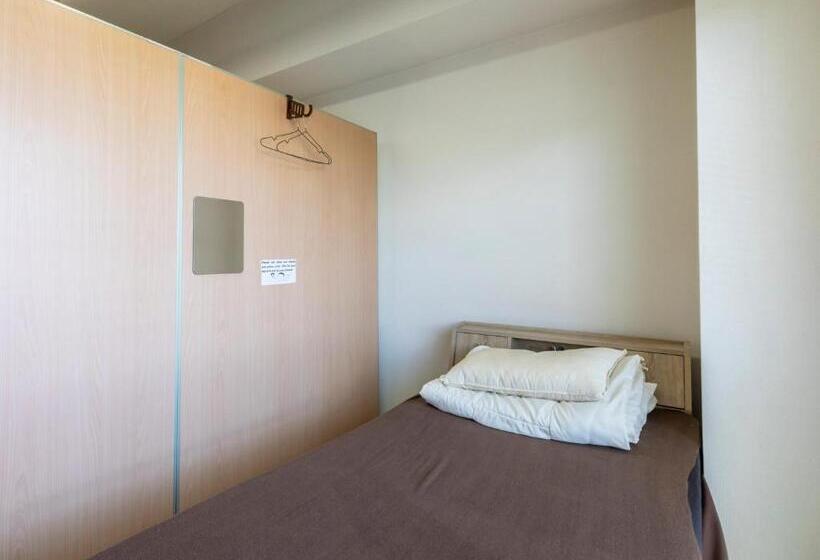 Кровать в Общей Комнате, Omotenashi Hostel Miyajima
