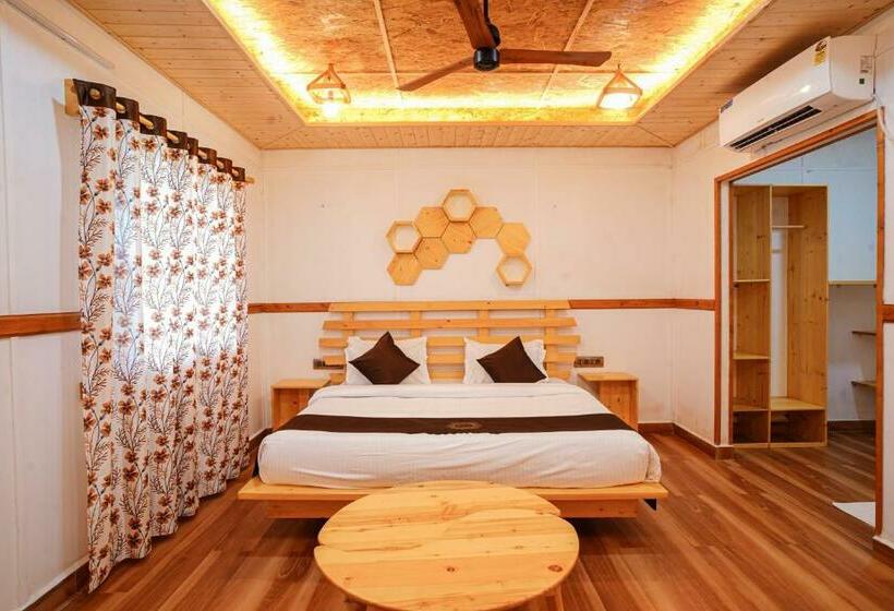 Номер Стандарт Вид на Бассейн, Kcr Resorts & Convention